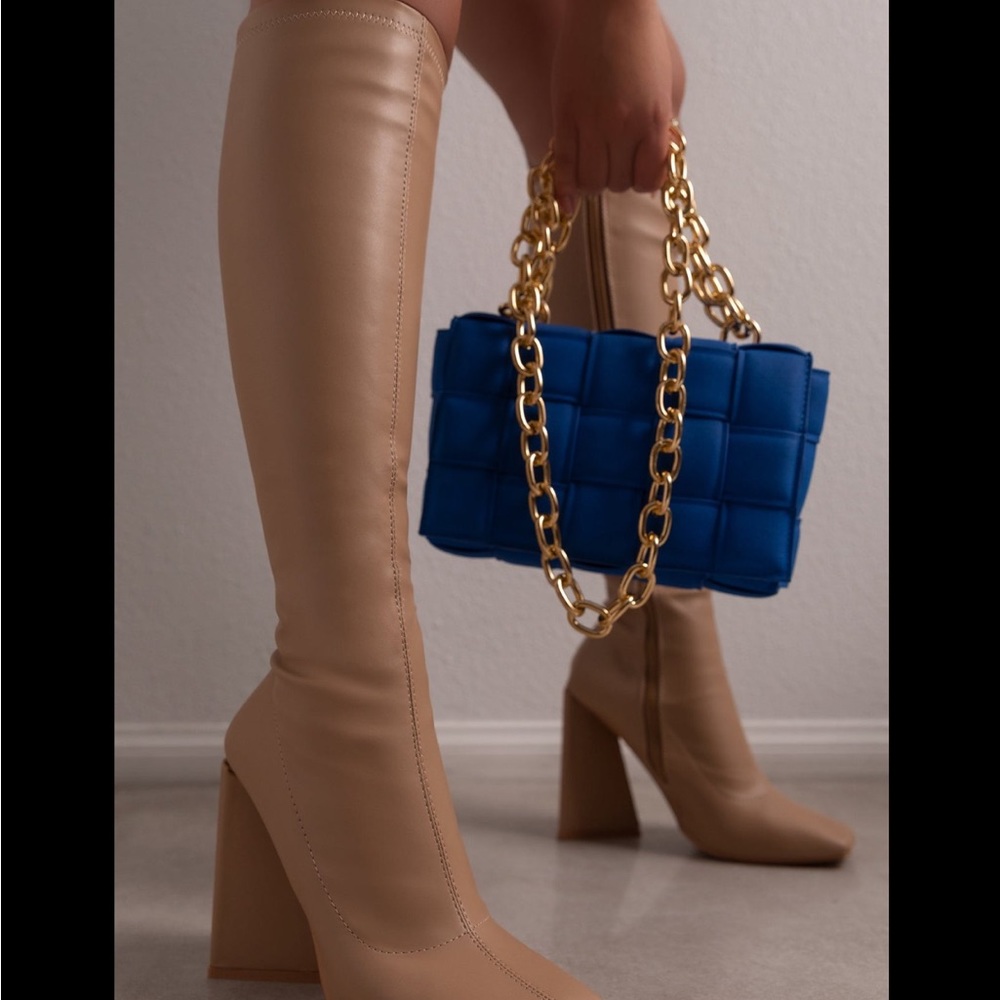 NWT✨ Blue Bag with Gold Chain - Picture 8 of 11